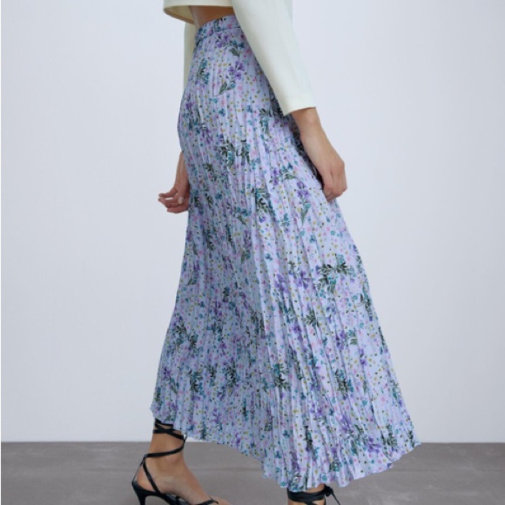 Zara floral skirt, Zara floral midi skirt size xs